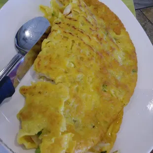 Bahn Xeo Come W/ All The Fresh Fixins.