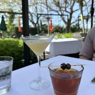 Don Manhattan and The new drink w gin