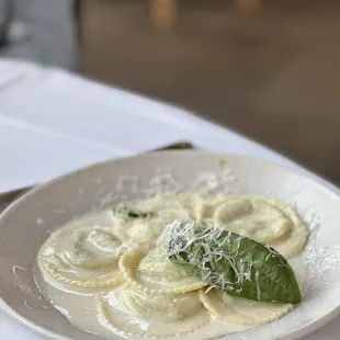Ravioli - lemon cream