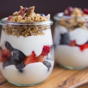 yogurt with granola and berries