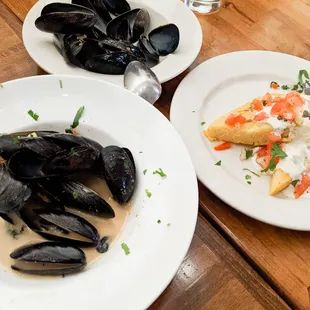 Appetizers: PEI Mussels and Polenta Bruschetta