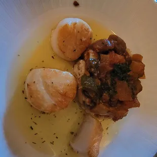 Scallops with ratatouille and mushroom risotto