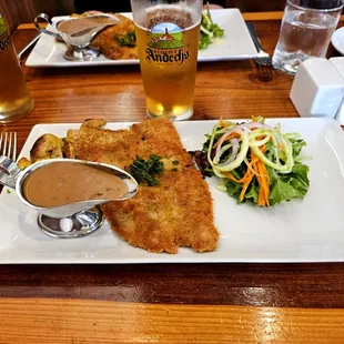 Excellent Veal Jägerschnitzel. The mushroom sauce on the side is perfect. That way the breading stays crunchy.