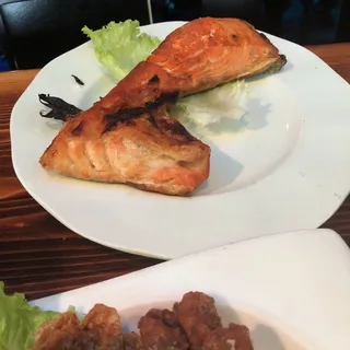 A06. Broiled Salmon Collar