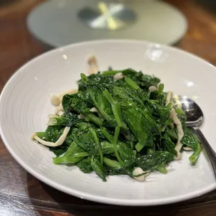 Stir Fried Pea Sprouts with Mushrooms