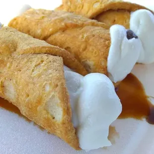 Cannolis