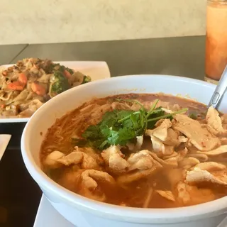 Tom Yum Gai
