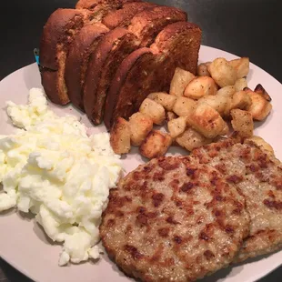 Par Four breakfast plate with scrambled egg whites and turkey sausage. Par Four can be customized.