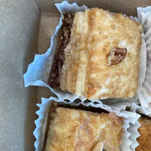 Pecan and chocolate almond