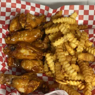 Chicken wings combo w/ special bitedown sauce