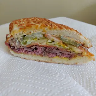 "Godfather" on Dutch Crunch roll with all toppings and extra 'mojo' sauce.