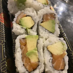 B21. Salmon Avocado Roll