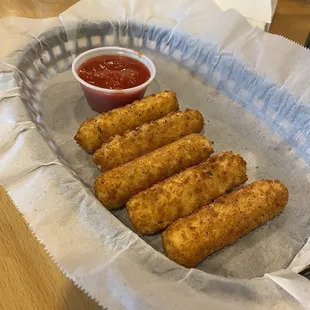 Mozzarella Sticks (5 pc) 4/2024