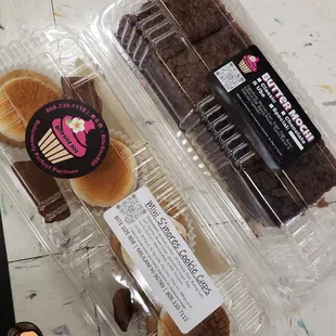 Picked up smores cookie cups &amp; ube butter mochi at MMS Halloween event