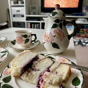 Honey vanilla blueberry cake