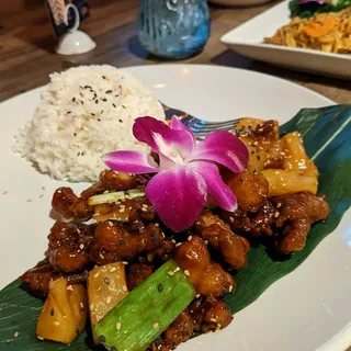 Honey-Bourbon Sesame Chicken Entree