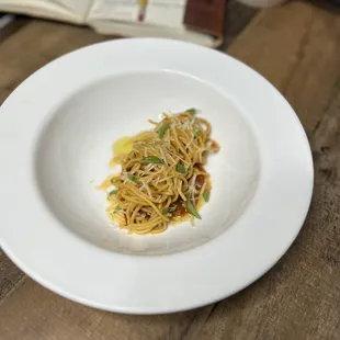 Tomato tarragon sauce with pasta