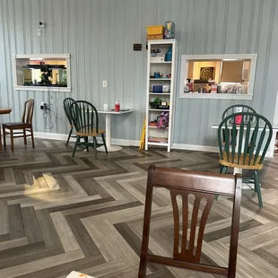 Interior, game shelf