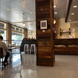 In search for some fresh squeezed oj and a chai latte