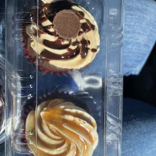 Peanut butter &amp; caramel cupcakes