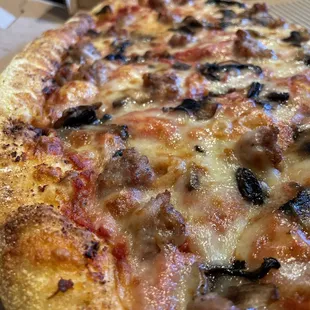 Sausage and mushroom 18" PIZZA (CHEESE)