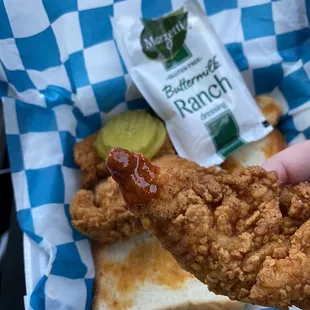 6 Tenders and 2 Sides asked for capsaicin sauce on the side and loved it!!!