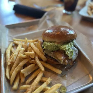 Bacon-Guacamole Deluxe Burger*