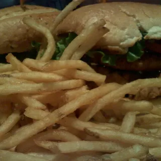 BJ's Classic Crispy Chicken Sandwich