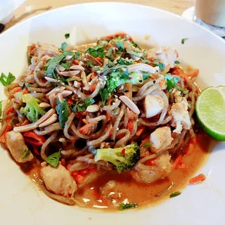 Spicy Peanut Chicken With Soba Noodles