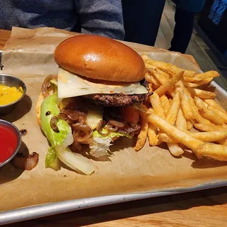 Classic Cheeseburger*