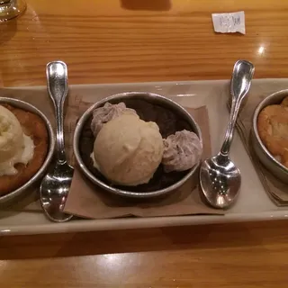 White Chocolate Macadamia Nut Pizookie