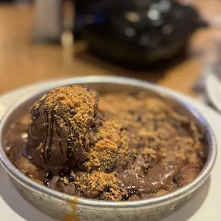 Butterfinger pizookie