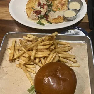 Classic Cheeseburger*