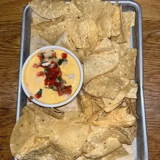 Sriracha Queso Dip