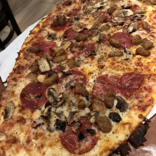 BJ's Brewhouse Classic Pizza