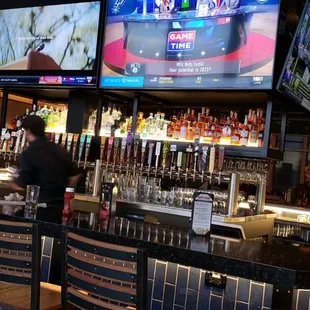 BJ&apos;s Brewery Bar and taps