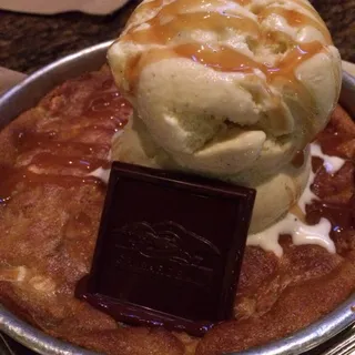 Salted Caramel Pizookie