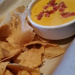 Sriracha Queso Dip