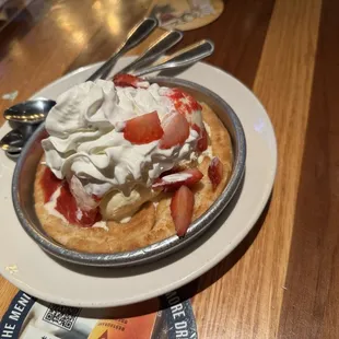 Strawberry Shortcake Pizookie!