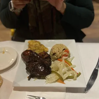 GREEN PLANTAINS