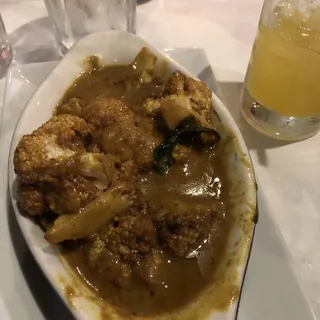 ROASTED CURRY CAULIFLOWER