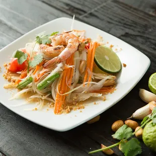 Som Tum (Papaya Salad with grilled shrimps on top)