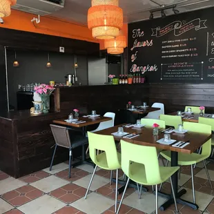 sushi and sashimi, interior