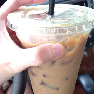 Iced Café con Leche (16 oz)