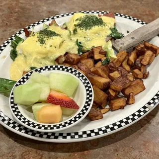 California Bacon Benedict (870 cals.)