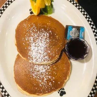 Sweet Cream Pancakes (890 cals.)