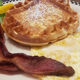 Sweet Cream Waffle (850 cals.)