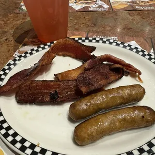 Thick-Cut Smoked Bacon, 4 Slices (320 cals.)