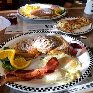 Strip-Cut Hash Browns (380 cals.)