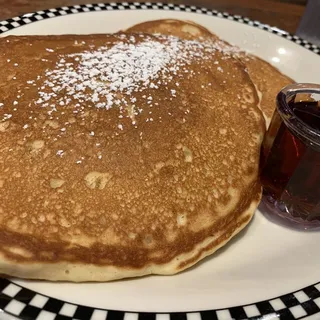 Sweet Cream Pancakes (890 cals.)